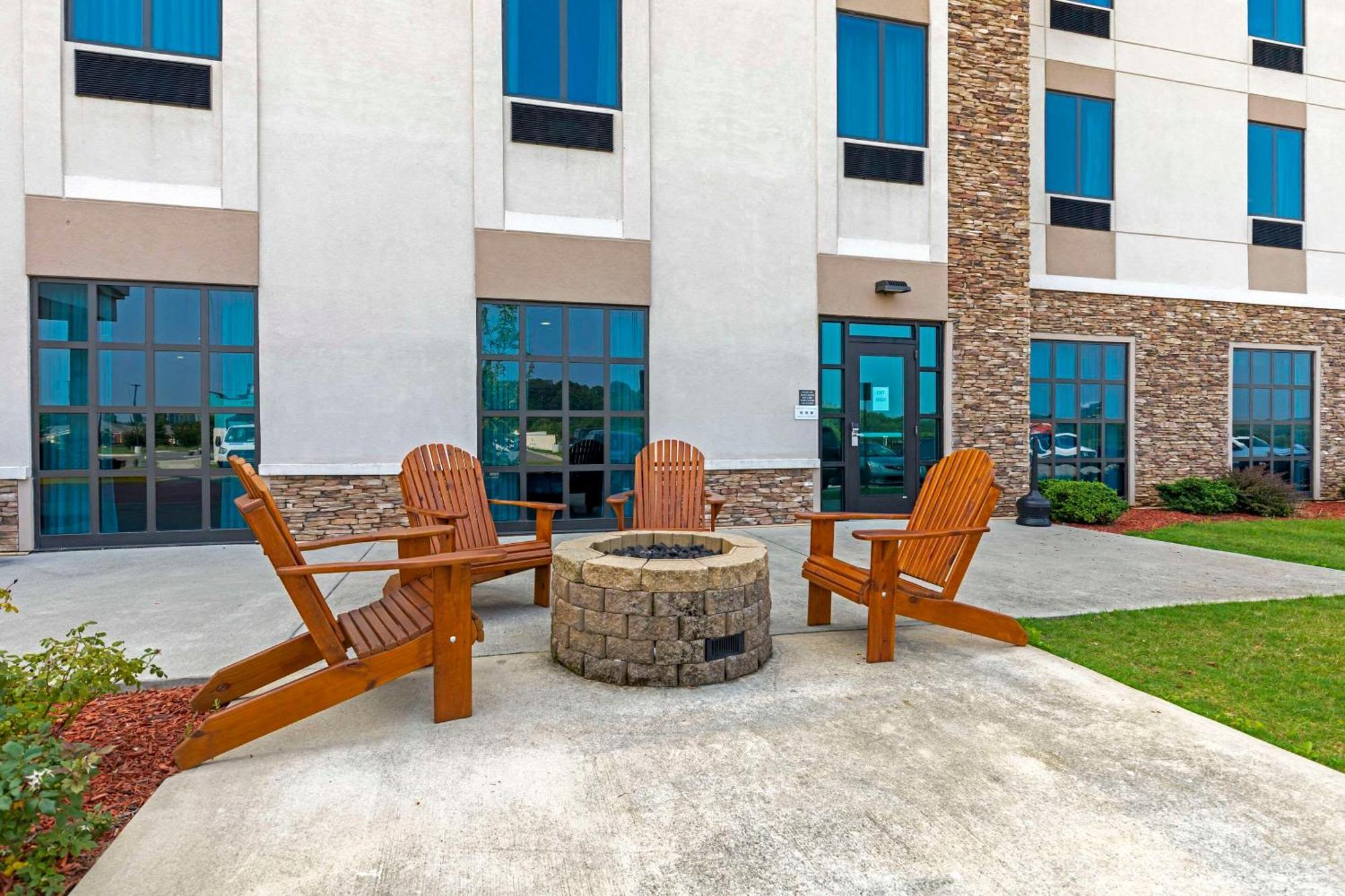 Comfort Inn&Suites East Ellijay Buitenkant foto